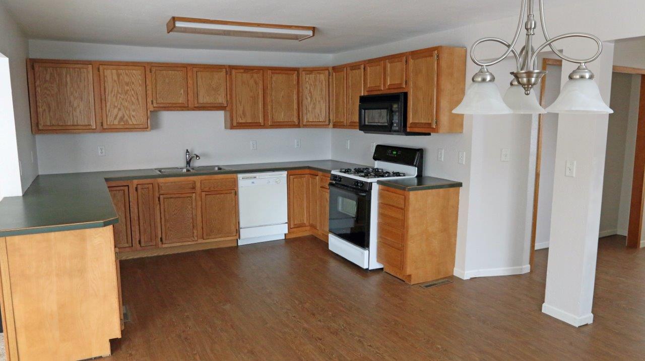 Stanley, ND House Brown Corp